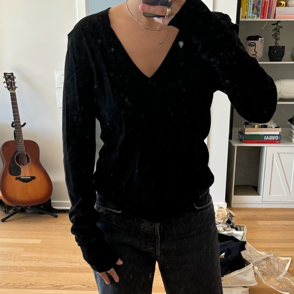 H&M Plain Black V Neck Sweater Size US 12